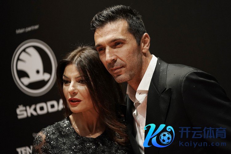 布冯：06年天下杯扑出皆达内的头球很辛苦，那晚他的脖子充满力量